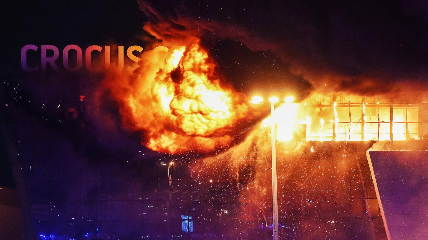 Le milizie terroristiche dell'Isis hanno annunciato di aver effettuato l'attacco a una sala da concerto vicino a Mosca