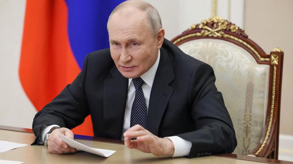 Putin freut sich über ein stabiles Wirtschaftswachstum.