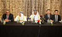 Sind sich einig: Russlands Energieminister Alexander Novak, sein Amtskollege Mohammad bin Saleh al-Sada aus Katar sowie die Ölminister aus Saudi-Arabien und Venezuela, Ali al-Naimi und Eulogio del Pino (von links).