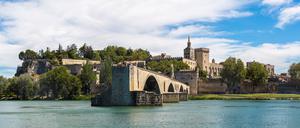 Erbaut im 12. Jahrhundert: Die Brücke Saint Benezet, bekannt als Pont d’Avignon.