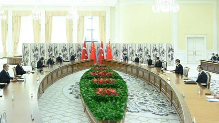 Neue Bündnisse will das Land. Chinas Präsident Xi Jinping Recep Tayyip Erdogan beim Gipfel im usbekischen Samarkand.