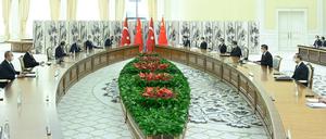 Neue Bündnisse will das Land. Chinas Präsident Xi Jinping Recep Tayyip Erdogan beim Gipfel im usbekischen Samarkand.