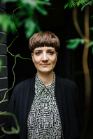 Sara Schurmann, Journalistin und Autorin des Buches „Klartext Klima“, ist Mitbegründerin des Netzwerks Klimajournalismus Deutschland und hat die Klimacharta mitverfasst.
