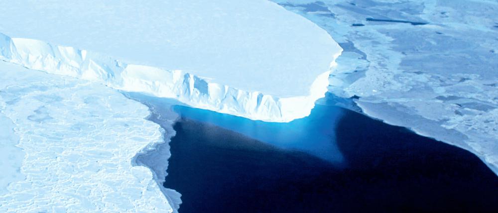 Der Thwaites-Gletscher im Südwesten der Antarktis gilt als einer der großen Risikofaktoren der Erderwärmung.