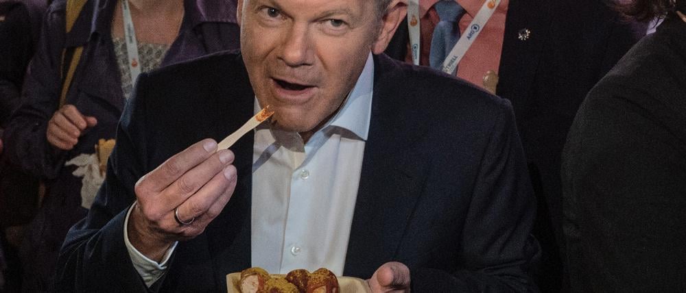 Bundeskanzler Olaf Scholz ist Fan der Currywurst.