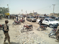 Sicherheitskräfte versammeln sich am Anschlagsort im pakistanischen Quetta.
