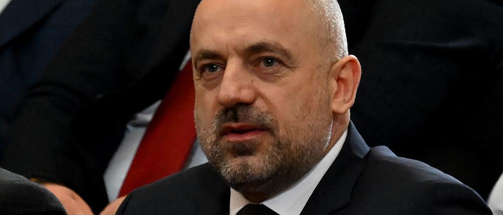 Milan Radoičić während einer Sondersitzung des serbischen Parlaments im Februar 2023. 