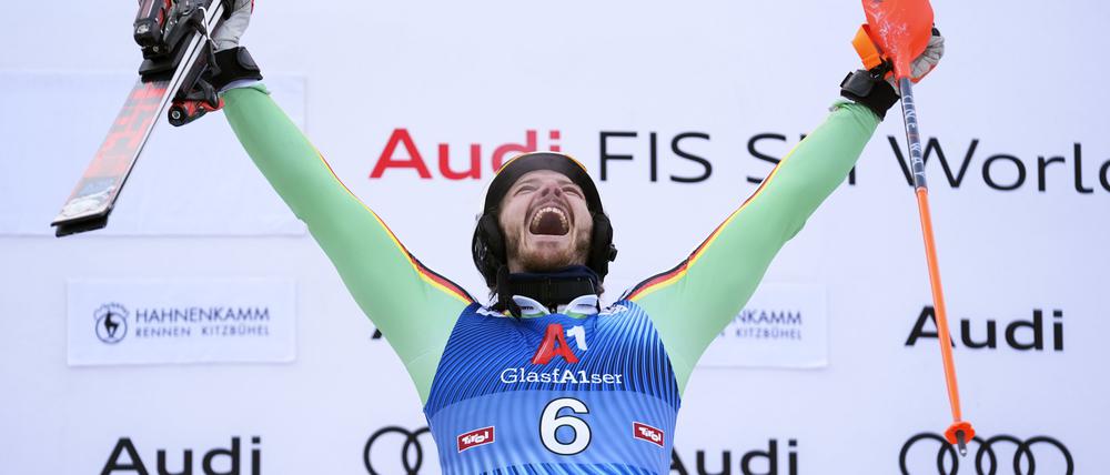 Linus Straßer gewinnt den Slalom in Kitzbühel.