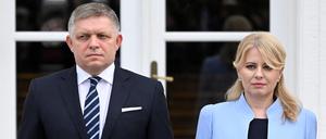 Erzfeinde: Die scheidende Präsidentin der Slowakei Zuzana Čaputová bei der Vereidigung des Wahlsiegers Robert Fico als Regierungschef im Oktober. 
