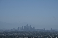 Die Skyline von Los Angeles verschwindet im Smog. Die Treibhausgas-Konzentration in der Atmosphäre ist nach Messungen der Klimaforscher noch nie so schnell gestiegen wie im vergangenen Jahr.