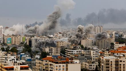 Rauch über Gaza nach israelischem Vergeltungsschlag.
