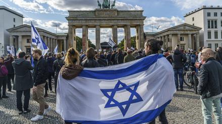 Am vergangenen Wochenende vor dem Brandenburger Tor. Philipp Peyman Engel vermisst breitere Proteste gegen den Hamas-Terror. 