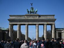 Nach Attacke auf SPD-Politiker im Wahlkampf: Bündnis ruft zur Demonstration am Brandenburger Tor in Berlin auf