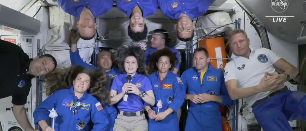 Die „Crew-5“ besteht aus der Nasa-Astronautin Nicole Aunapu Mann und ihrem Nasa-Kollegen Josh Cassada sowie dem japanischen Astronauten Koichi Wakata und der russischen Kosmonautin Anna Kikina.