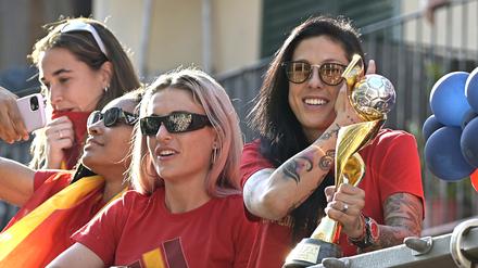 Die spanischen Fußball-Weltmeisterinnen fordern weitere personelle Veränderungen im Verband.
