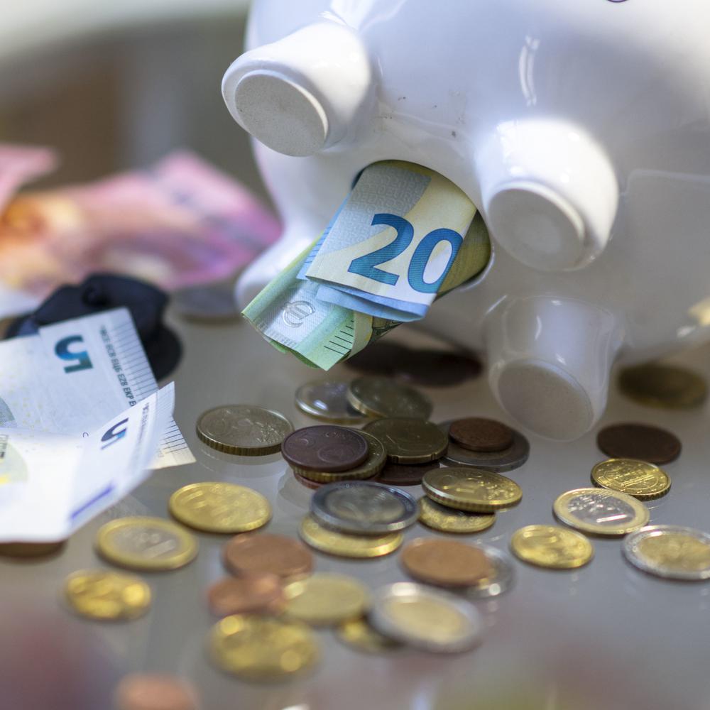 260 Euro pro Monat und Person: Deutsche sparen besonders viel