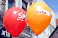 Die SPD holt in Umfragen auf. Mit der CDU berät sie derweil über den Digitalpakt.