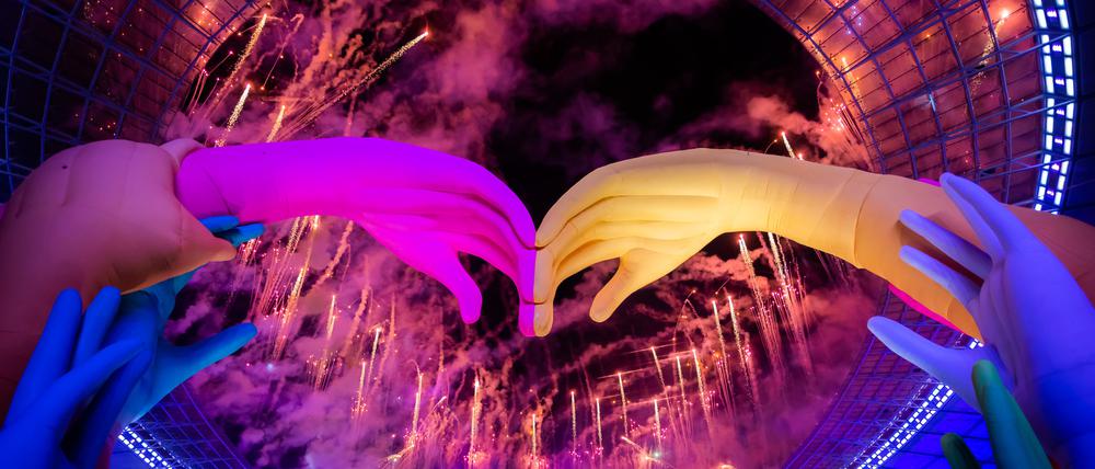 Ein spektakuläres Feuerwerk wurde bei der Eröffnungsfeier über dem Olympiastadion gezündet. 