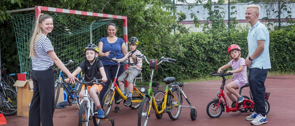 Ein Radrennen an der Schule am Pappelhof im Rahmen ihres Special Olympics Programms. 