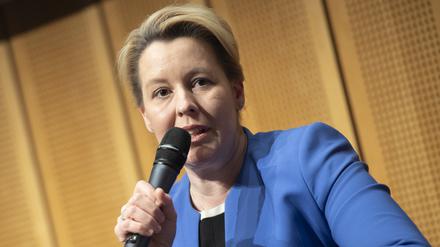 Hat sich positioniert: Franziska Giffey am Montagabend bei der Wahldebatte des Vereins Berliner Kaufleute und Industrieller (VBKI).