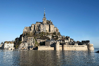 Von der Springflut bedroht: Mont Saint-Michel an der französischen Normandie-Küste.
