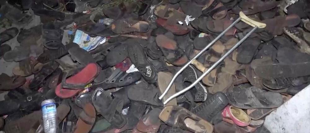 Verlorene Schuhe nach der Massenpanik in Sanaa.