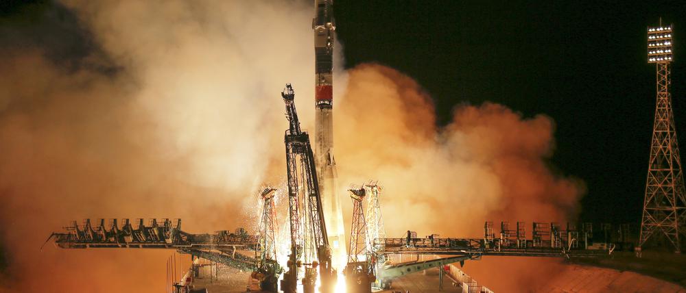 Eine Sojus-Rakete, Flug Sojus MS-12, startet zur Internationalen Raumstation ISS.
