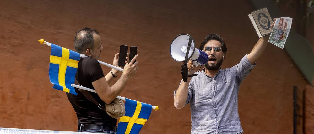 „Schweden, wach auf“, rief der 36 Jahre alte Veranstalter Salwan M. am Mittwoch in Stockholm.