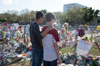Rückkehr an die Schule: Gedenken am Ort des Massakers von Parkland
