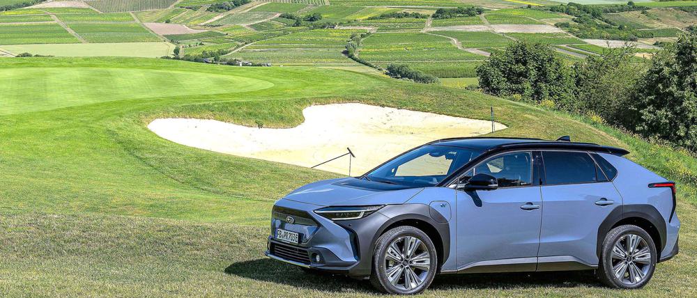 Der Solterra ist das erste rein elektrische Auto der Marke – mit bis zu 466 Kilometer Reichweite.