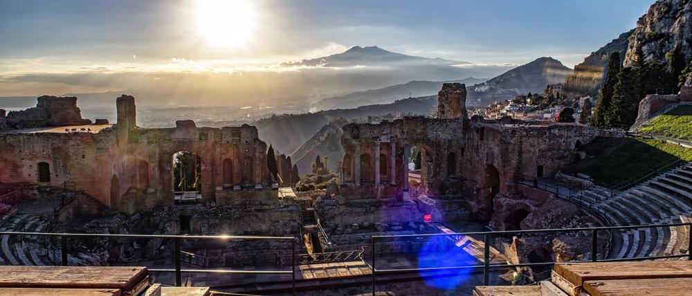Der Ausblick vom römischen Amphitheater in Taormina, hinten der Ätna: „Das ist Gänsehautmaterial“, sagt Adriano Sack.