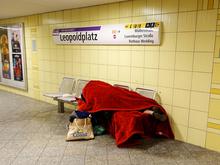 Trotz internationaler Verpflichtung: Warum Deutschland beim Kampf gegen Obdachlosigkeit scheitert