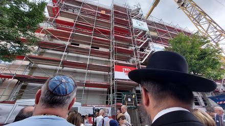 Richtfest für den Bau der Synagoge der Jüdischen Gemeinde Potsdam in der Schloßstraße Potsdam