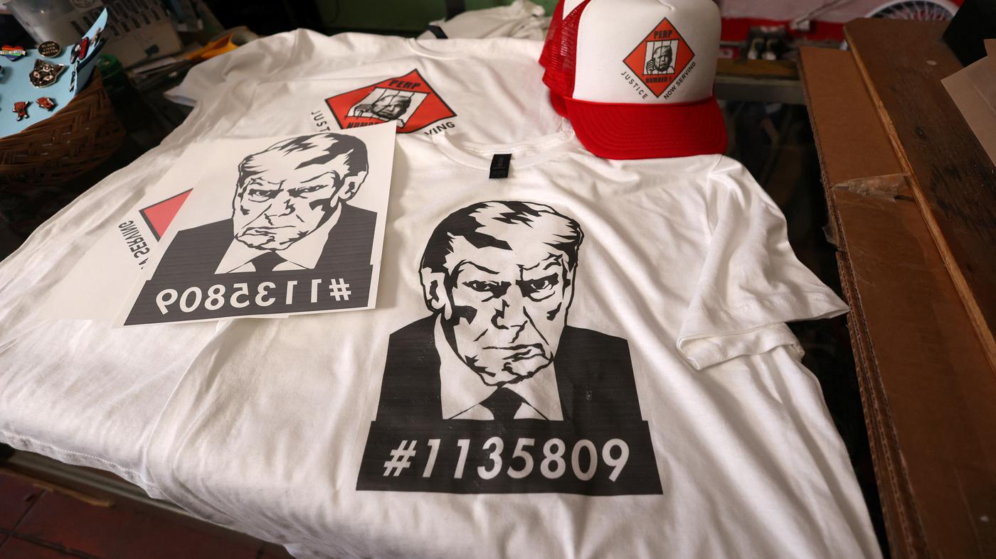 t-shirts-and-hats-with-an-image-depictin