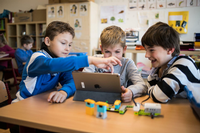 Schüler in Rheinland-Pfalz mit Tablet-Computer
