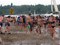 Das obligatorische Schlammbad gehört zum Festival dazu. (Archivbild 2013)