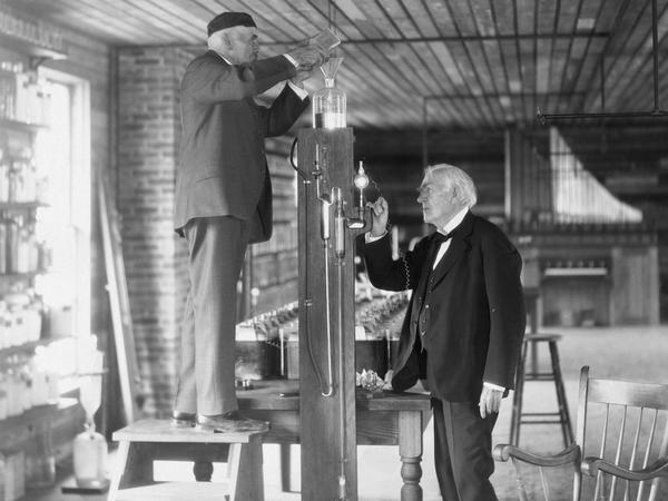 Seit Wann Gibt Es Elektrisches Licht www.tagesspiegel.de