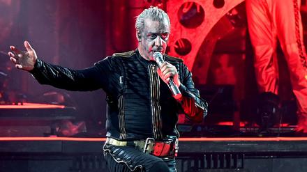 Till Lindemann ist Frontsänger von Rammstein.