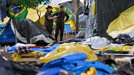 Soldaten nach der Räumung des Camps der Bolsonaro-Anhänger.