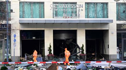 Das Hotel Radisson Blu nach dem Unglück.