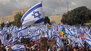 Tausende Demonstranten versammelten sich am Montag vor Israels Parlament.