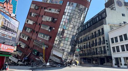Ein beschädigtes Gebäude in Hualien.