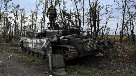 Ein verlassener russischer Panzer nahe Isjum