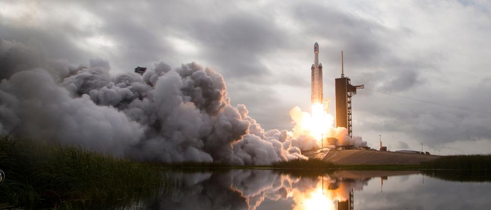 An Bord einer „Falcon Heavy“-Rakete vom privaten Raumfahrtunternehmen SpaceX von Elon Musk hob die Nasa-Sonde „Psyche“ am Freitag (Ortszeit) vom Weltraumbahnhof Cape Canaveral im US-Bundesstaat Florida ab. 