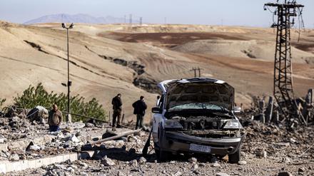 Syrien, Taql Baql, nach einem türkischen Luftangriff. Foto: Baderkhan Ahmad/AP/dpa