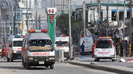 Die Anschläge wurden vor dem Bildungminietrium im Zentrum von Mogadischu verübt.