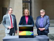 Regenbogenflagge reif für Berliner Museum: Fahne vom Bundestag ist Geschichtsobjekt
