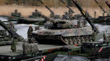 Umstritten: deutsche Kampfpanzer für die Ukraine.