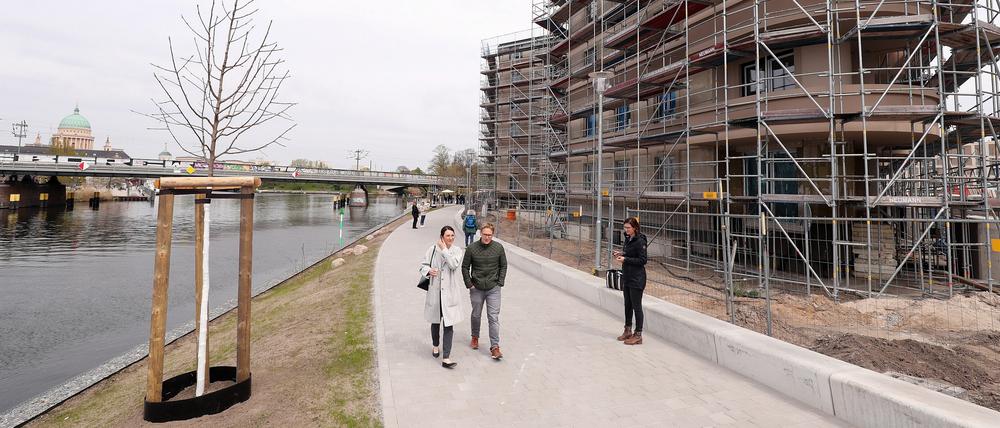 Der Uferweg an der Havel in Potsdam in Höhe der Speicherstadt wurde eröffnet.
