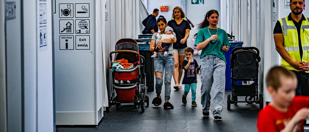 Flüchtlinge kommen in Berlin an.